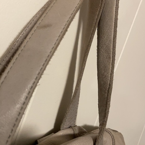 𝅺VILENCIA  💯 Soft Leather Convertible Bag Backpack - Big Beautiful Bag - Picture 3 of 8